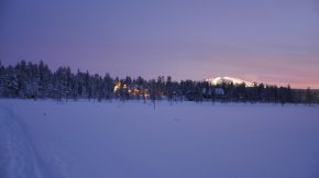 Ylläs Sport Resort Eriklinnan hiihtoladulta nähtynä