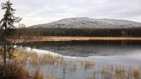 Arctic hill reflecting on a lake at Ylläs